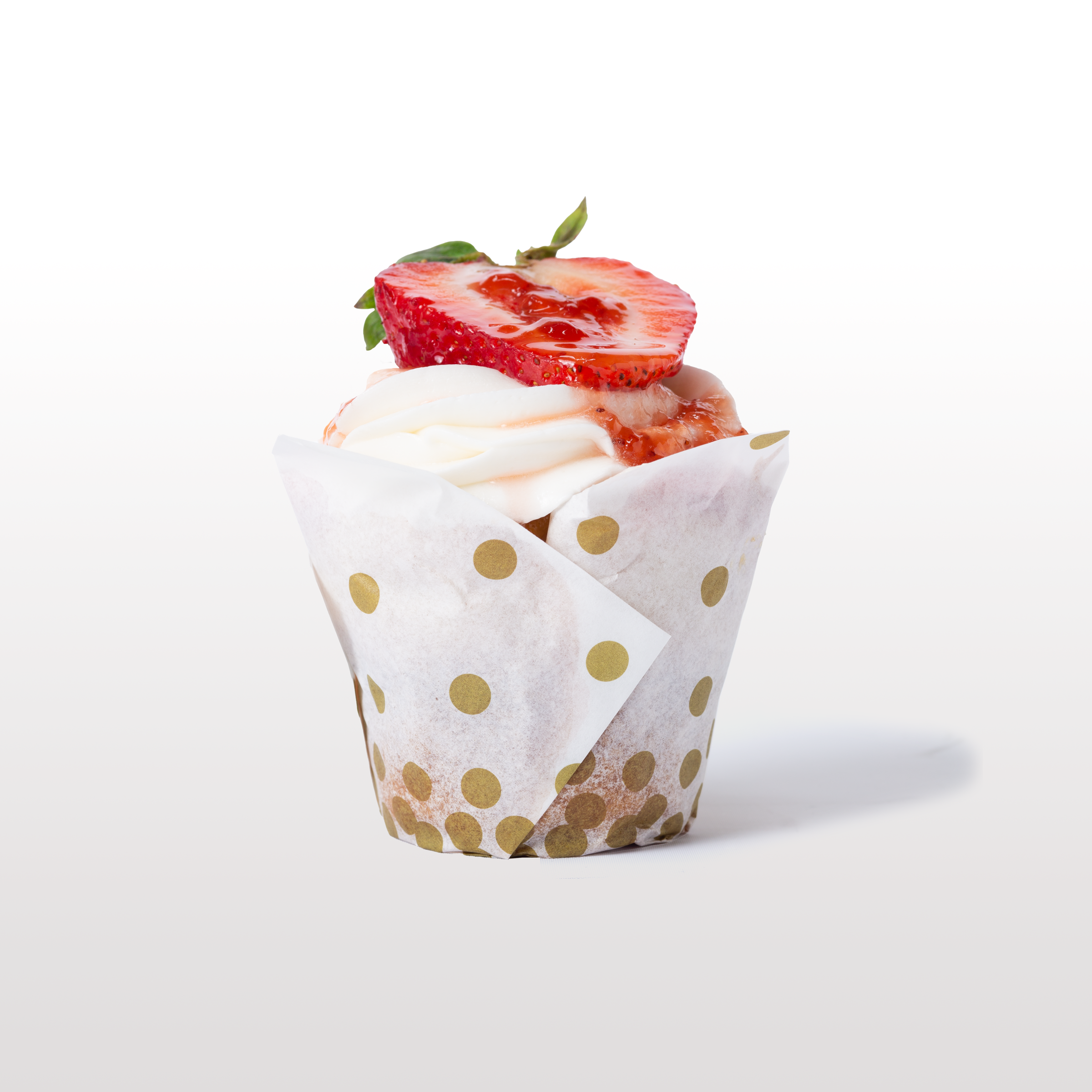12 Seductive Strawberry Cupcakes